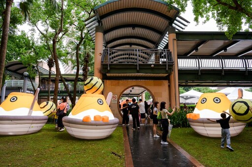 仿生獸現身市民廣場！新北兒藝節「精靈谷」打造怪獸藝術樂園