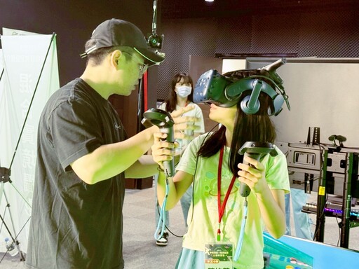 愛心企業力挺教育平權 中美矽晶、環球晶圓為偏鄉學童打造科技學習樂園