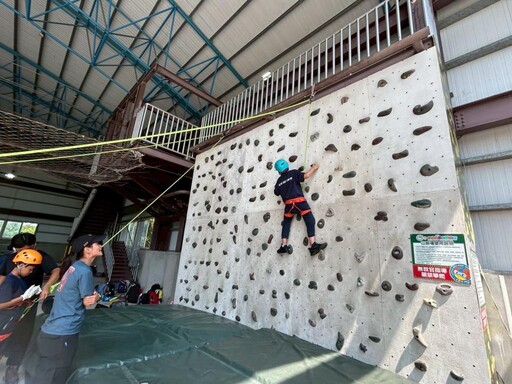 學習實用的消防與自救技能 竹縣消防夏令營為期兩天活動豐富多彩