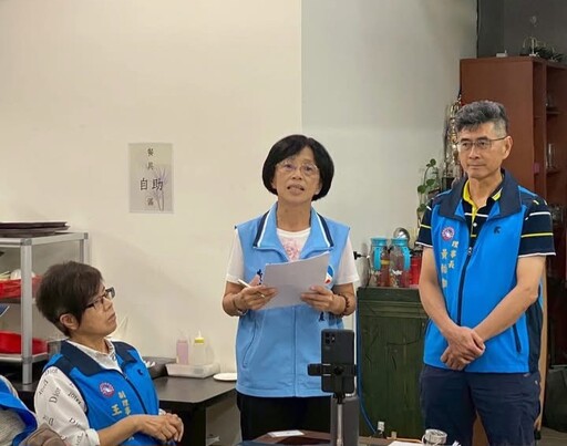 陳福海贈匾賀黃怡凱榮任中華金門公共事務協進會理事長