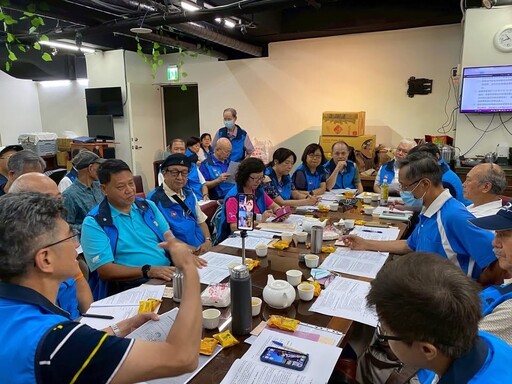 陳福海贈匾賀黃怡凱榮任中華金門公共事務協進會理事長