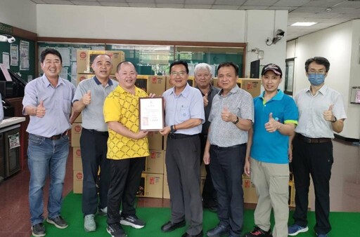 和順工業區廠協會捐贈台電台南平安餅 感謝無私奉獻