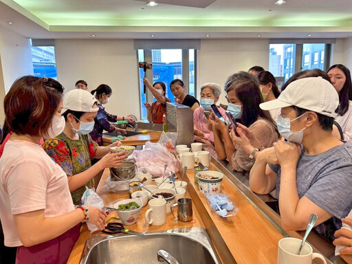 移民署竹市服務站家庭教育活動 講師吳靜帆與新住民朋友分享築夢歷程