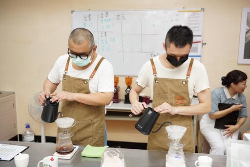 圍牆內咖啡師用咖啡沖出新人生 竹監手沖咖啡班結訓典禮圓滿溫馨