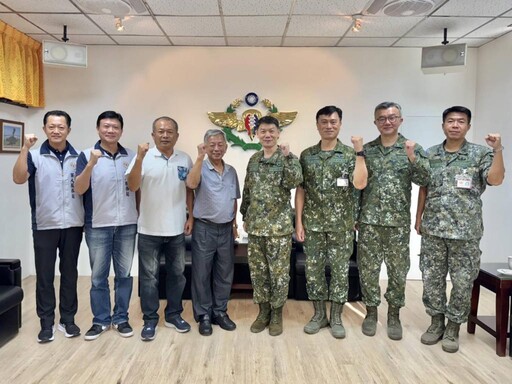里港文富食品敬軍團慰勞國軍 感謝官兵守護家園