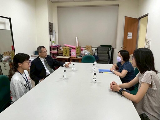 嘉南藥理大學實地走訪榮家 關懷社工實習學生