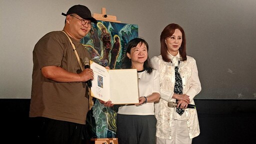 孫翠鳳現身戲院 與南區國稅局×中華電信遊園虚實宇宙間創新宣導