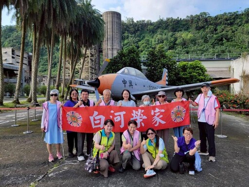白河榮家住民玩體現水泥DIY 長輩開心出遊趣