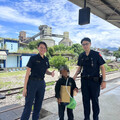 臺中老嫗迷途步行百里 竹縣暖警熱心協助返家傳為美談