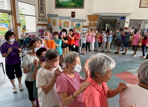 白河榮家樂智樂齡幸福學 長輩音樂律動展身手