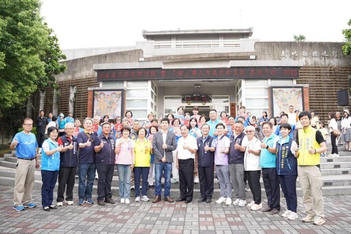 竹縣義民祭豬事大吉義民創藝展開幕 百隻創意彩繪小豬齊聚縣史館