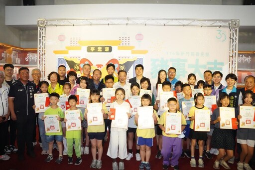 竹縣義民祭豬事大吉義民創藝展開幕 百隻創意彩繪小豬齊聚縣史館