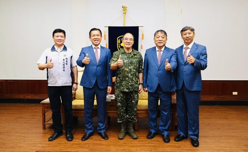南縣進出口商業同業公會率團敬軍慰問8軍團辛勞