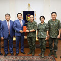 南縣進出口商業同業公會率團敬軍慰問8軍團辛勞