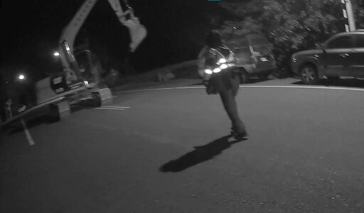 龐然大物街頭暴走揮爪襲警 竹山警掏槍驚險逮人