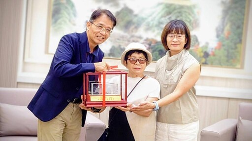 「一輛車、兩份愛」莊家捐復康巴士圓父遺願 延續小妹深情