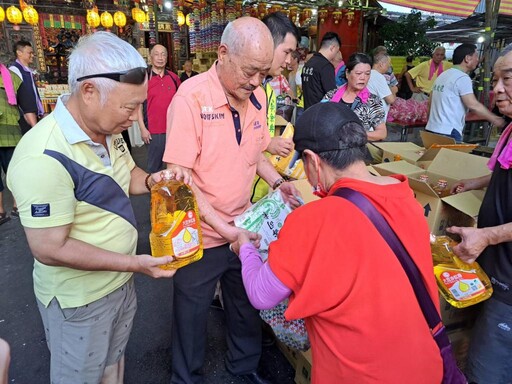 宗教團體行善不落人後！力行聖賢宮、王母救世宮攜手捐贈普渡供品 助新北弱勢團體