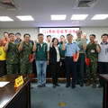 臺南市議會中秋敬軍 贈文旦慰問金謝國軍守護