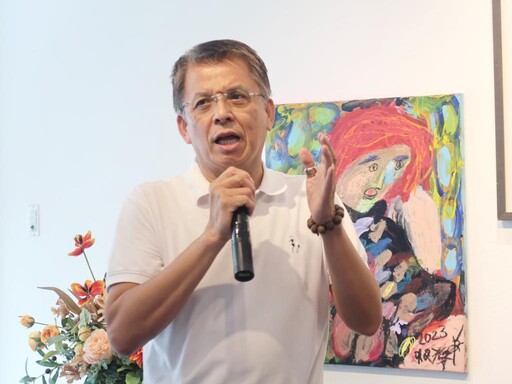 賴櫟安個展《快樂你我他》 在抽象色彩間抒發生命重量