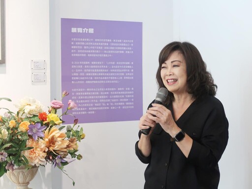 賴櫟安個展《快樂你我他》 在抽象色彩間抒發生命重量