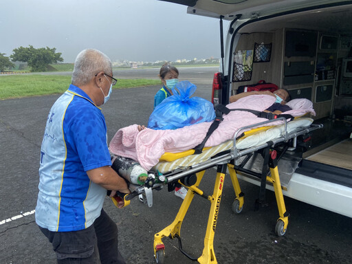 金門榮服處跨域專人護送滯金單身榮民 圓滿後送就醫