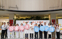 響應病安周重視兒童安康 醫師示範「嬰幼兒哈姆立克法」和CPR