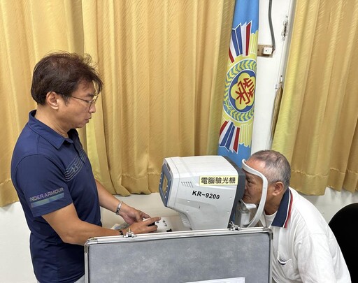 澎湖榮服處辦眼鏡巡迴檢測 服務榮民揪甘心