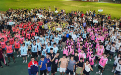 成大混合接力決賽!校長驚喜5星加碼!學生直呼:太霸氣