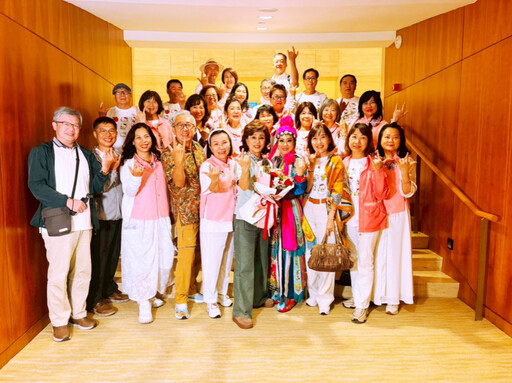 行動支持台灣藝術文化 新竹凱蒂扶輪社赴星觀賞明華園戲劇總團演出《散戲》