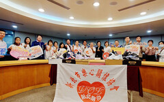 愛心十年不間斷 樂心關懷協會連續十年捐鞋助學童