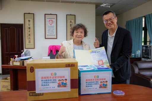 嘉藥到偏鄉捐書送愛11年 閱讀種子前進大甲國小