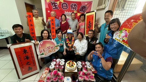 百歲榮民唐伯伯紀壽哼唱軍歌 嘉義榮服處與公所齊慶賀