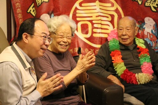 百歲榮民申雲龍爺爺紀壽 臺南榮服處音樂祝福獻敬意與溫暖