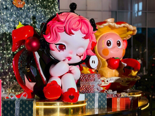 點亮聖誕夜之光！南紡巨型聖誕裝置亮相 瑞復鼓隊開場溫馨動人