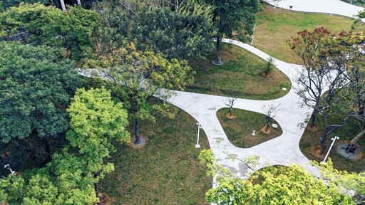 竹北再添嶄新具精品質感城市綠地 竹北市公所開箱重新命名「市東公園」