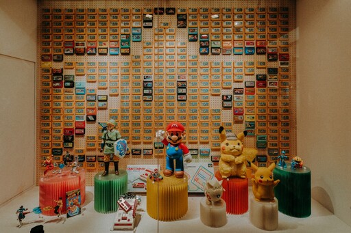 來一趟玩具的奇幻之旅！北投文物館打造懷舊柑仔店 匯集數百件公仔與遊戲