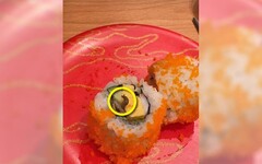 太新鮮？壽司有活生生「蛞蝓」爬出 連鎖壽司店疑爆食安回應了