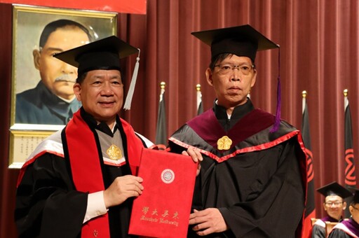 超勵志！蘇建和死囚冤案纏訟21年 今從東吳大學人權碩士班畢業