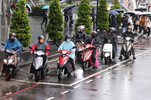 雨下整周！屏東縣、台南市、高市豪雨特報上 端午連假後南部有雨