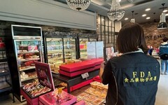 中秋食品稽查3食品廠出包 逾期食品、喵星人亂竄麵包坊也被罰