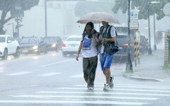 雨神再度來襲 19縣市豪大雨特報、「2縣市」災害警告