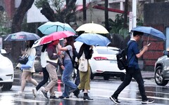 【注意防颱】強颱康芮最快中午登陸 氣象署發布豪雨特報