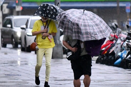 快訊／北台灣濕搭搭！氣象署發布大雨特報 4縣市下到明天