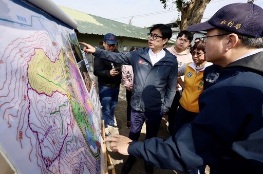 重建軍方圍牆 高雄美術館泥黃色淹水有對策