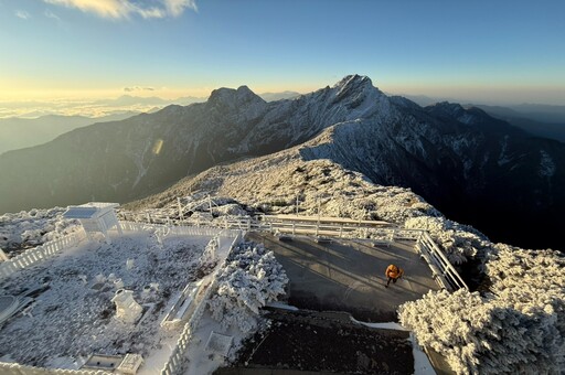 玉山零下8.2度冰雪再現 高山銀白美景宛如仙境