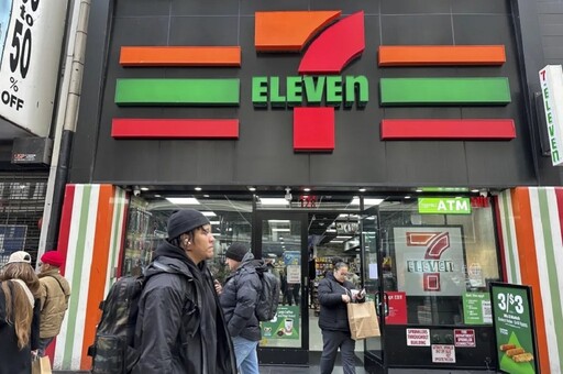 台股崩跌要吃土了?超商「這類商品」被掃光 逾3萬人崩潰喊:真的買不到