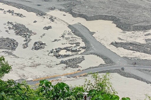 暴雨襲擊高雄沖毀南橫公路便道 桃源區3里明停班停課