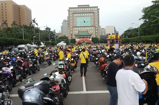 重機上國道民調出爐!60.7%民眾反對 「騎士不守交通規則」為主因