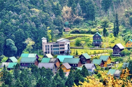 暑假最夯秘境探索！阿里山賓館推「得恩亞納社區鄒族部落」彩虹村