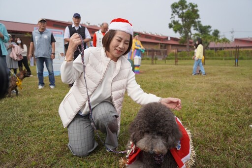 屏東縣動物之家毛小孩聖誕派對登場